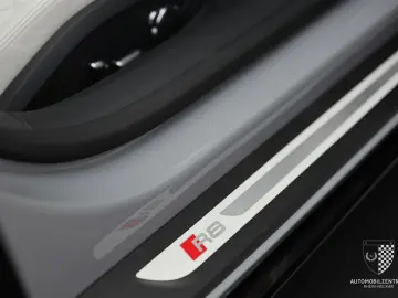 AUDI R8 Spyder Laser Carbon Feinnappa B&O Kamera