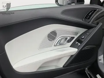 AUDI R8 Spyder Laser Carbon Feinnappa B&O Kamera