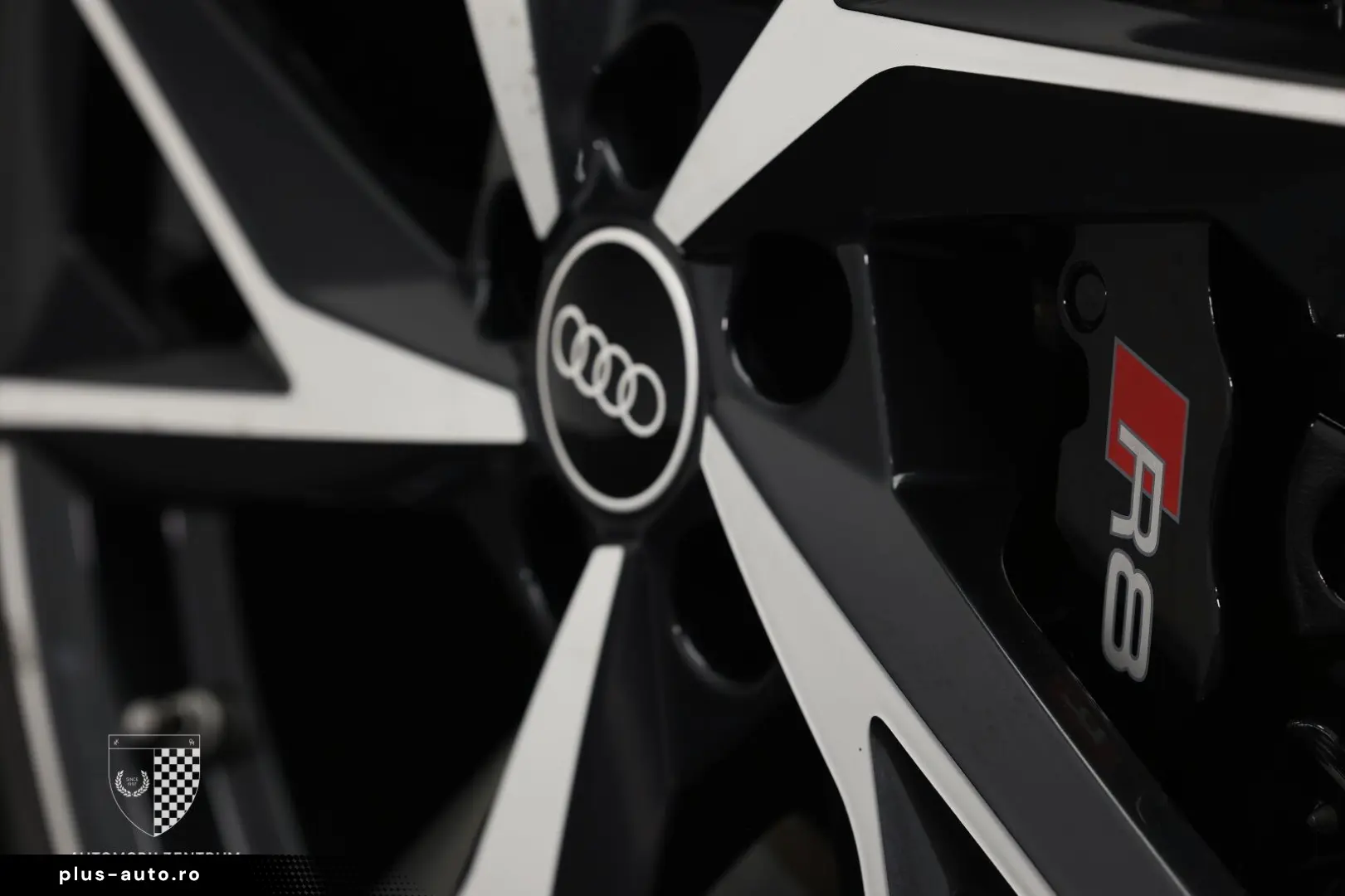 AUDI R8 Spyder Laser Carbon Feinnappa B&O Kamera