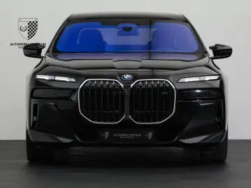 BMW M760 e xDrive Pano Innovation Komfort Iconic