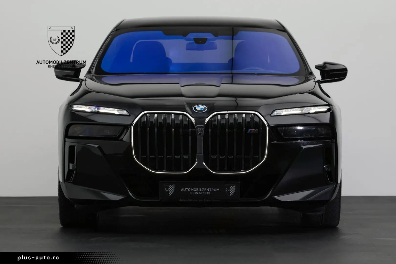 BMW M760 e xDrive Pano Innovation Komfort Iconic