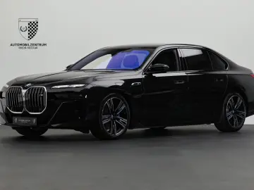 BMW M760 e xDrive Pano Innovation Komfort Iconic