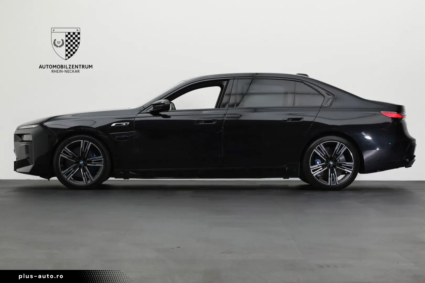 BMW M760 e xDrive Pano Innovation Komfort Iconic