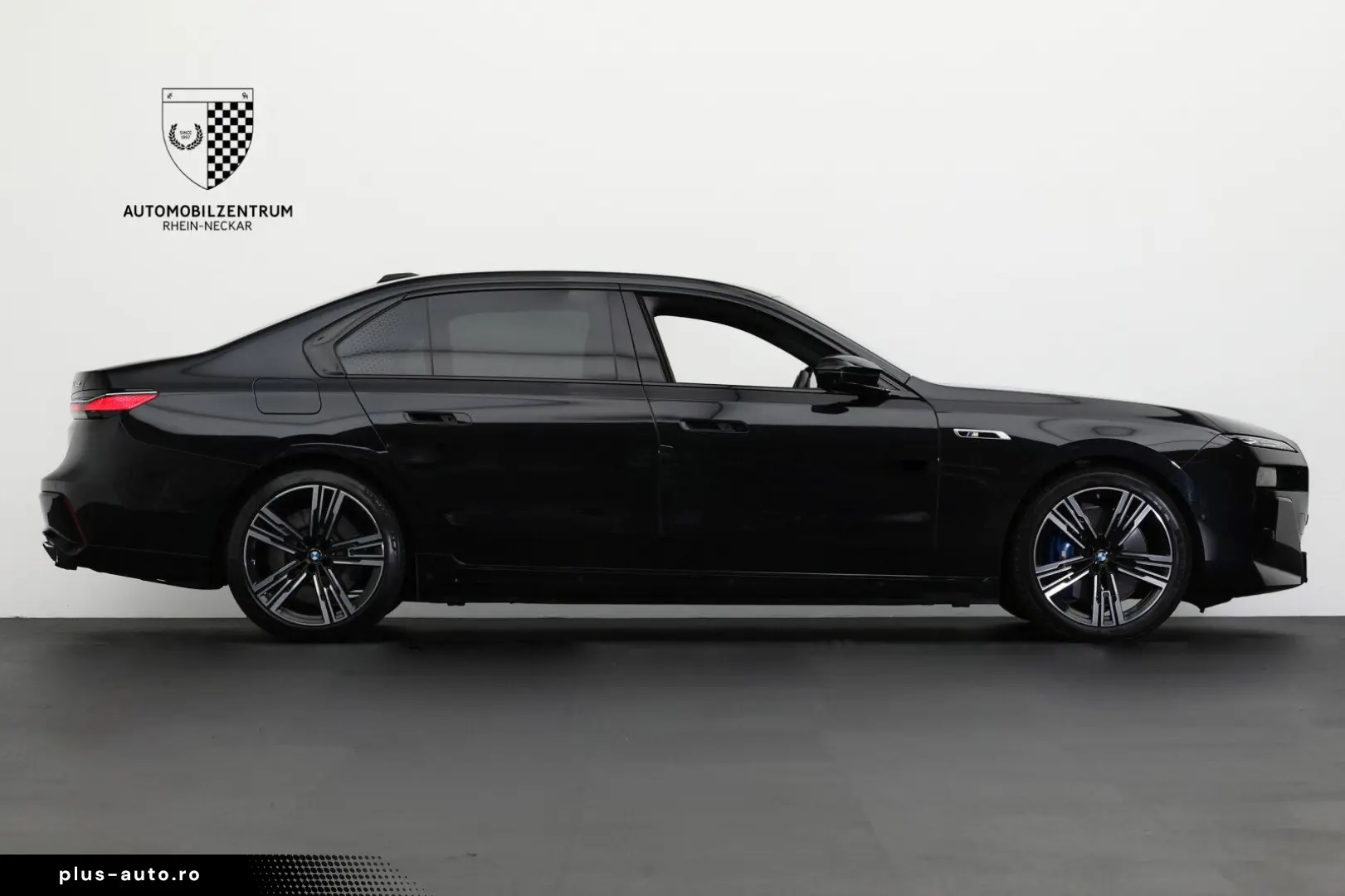 BMW M760 e xDrive Pano Innovation Komfort Iconic
