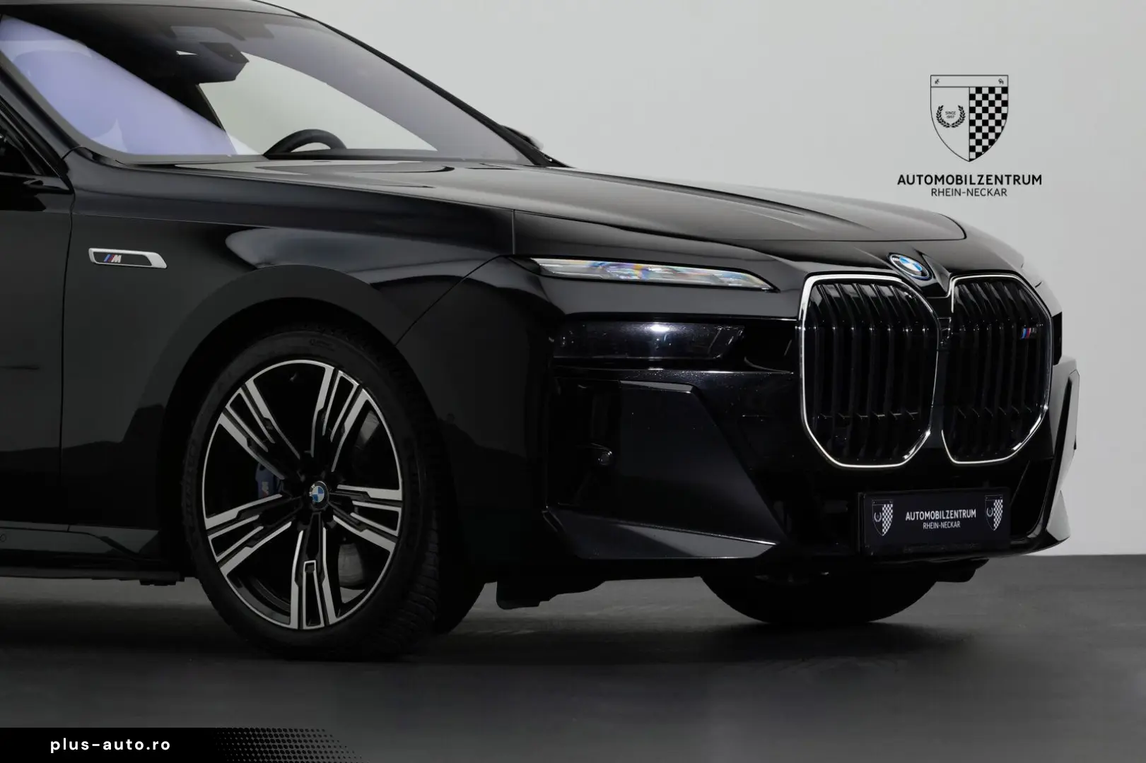 BMW M760 e xDrive Pano Innovation Komfort Iconic