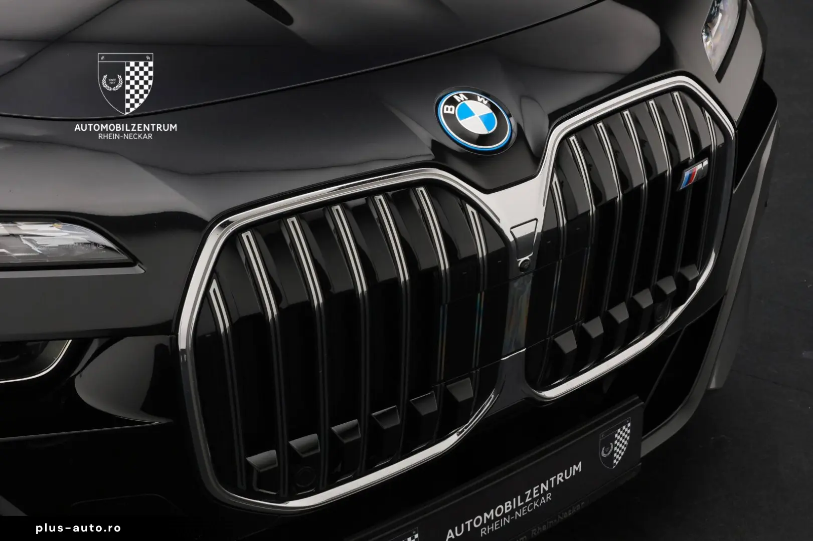 BMW M760 e xDrive Pano Innovation Komfort Iconic