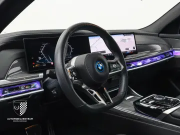 BMW M760 e xDrive Pano Innovation Komfort Iconic