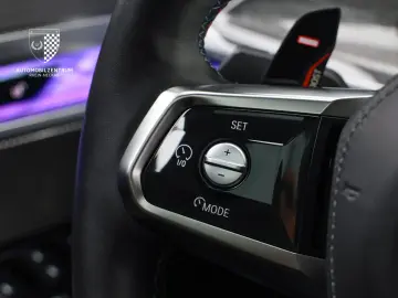 BMW M760 e xDrive Pano Innovation Komfort Iconic