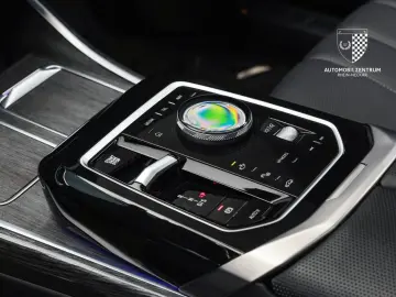 BMW M760 e xDrive Pano Innovation Komfort Iconic