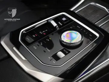 BMW M760 e xDrive Pano Innovation Komfort Iconic