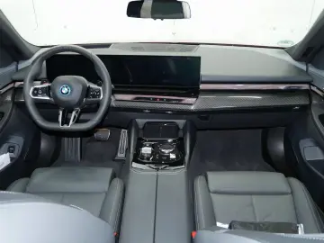 BMW 550e xDrive Limousine M Sport Pro HK HiFi DAB