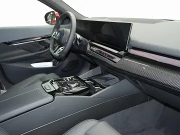 BMW 550e xDrive Limousine M Sport Pro HK HiFi DAB