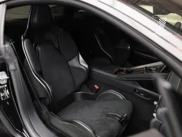ASTON MARTIN DB12 Coupe FullCarbon Bowers&Wilkins Keramik