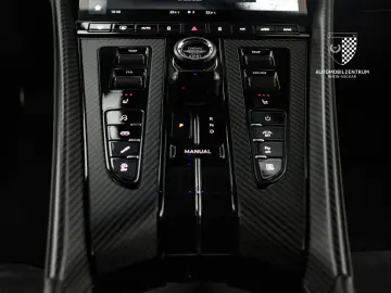 ASTON MARTIN DB12 Coupe FullCarbon Bowers&Wilkins Keramik