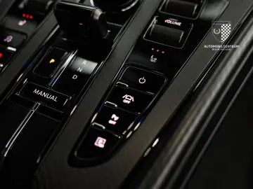 ASTON MARTIN DB12 Coupe FullCarbon Bowers&Wilkins Keramik