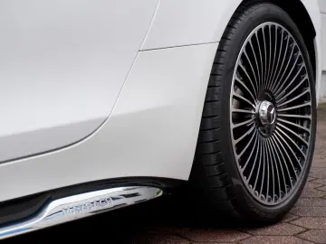 MAYBACH SL 680 MAYBACH MONOGRAM SERIES WHITE AMBIENCE