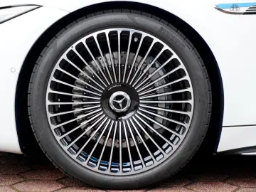 MAYBACH SL 680 MAYBACH MONOGRAM SERIES WHITE AMBIENCE