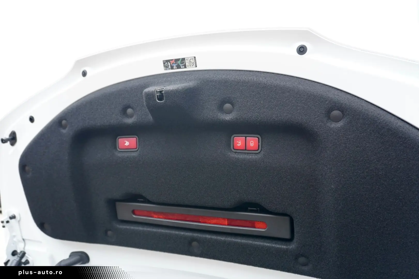 MAYBACH SL 680 MAYBACH MONOGRAM SERIES WHITE AMBIENCE