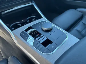 BMW 330e M-SPORT-PRO