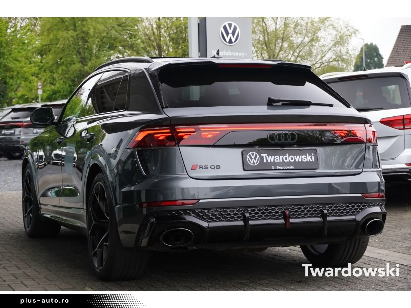 AUDI RSQ8 Performance Matrix Keramik HUD AHK 305 KMH