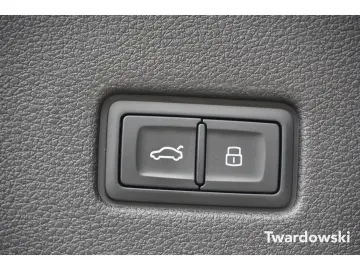 AUDI RSQ8 Performance Matrix Keramik HUD AHK 305 KMH