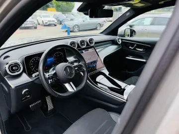 MERCEDES-BENZ GLC 300 d 4M  AMG  AHK  Panodach  360   Standh
