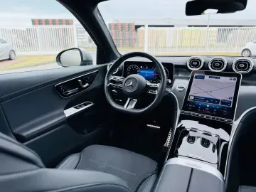 MERCEDES-BENZ GLC 300 d 4M  AMG  AHK  Panodach  360   Standh