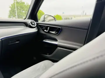 MERCEDES-BENZ GLC 300 d 4M  AMG  AHK  Panodach  360   Standh