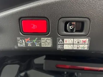 MERCEDES-BENZ CLE 450 4Matic AMG HUD 360  AHK DIGITA…