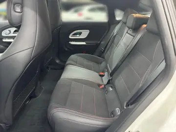 MERCEDES-BENZ CLA 350 4Matic AMG DISTR MULTI HANDS-FREE