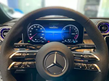 MERCEDES-BENZ C 300 de T-Modell AMG AHK PARK DISTR DIGITAL