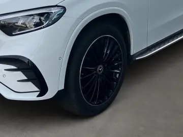 MERCEDES-BENZ GLC 220 d 4M AMG WideScreen Burmester …