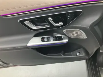 MERCEDES-BENZ EQE 500 4MATIC LEDER AIRMATIC HEADUP PANO 360