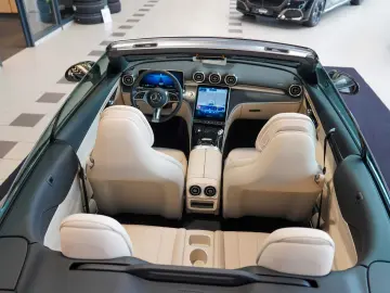 MERCEDES-BENZ CLE 220 d Cabrio macchiato rotes Verdeck Mem