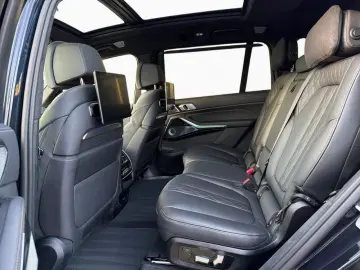 ALPINA XB7 ExeDrivePro Massage SoftCl AHK Pano StHz B&W