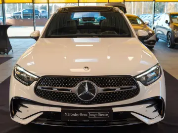MERCEDES-BENZ GLC 220d 4M AMG Pano Standheizung Burmeste
