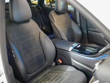 MERCEDES-BENZ GLC 220d 4M AMG Pano Standheizung Burmeste