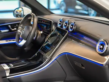 MERCEDES-BENZ GLC 220d 4M AMG Pano Standheizung Burmeste