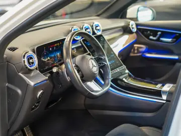 MERCEDES-BENZ GLC 220d 4M AMG Pano Standheizung Burmeste