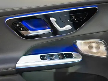 MERCEDES-BENZ GLC 220d 4M AMG Pano Standheizung Burmeste