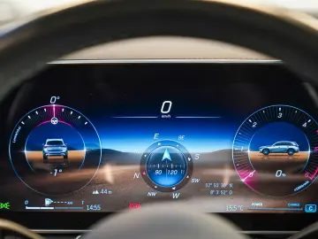 MERCEDES-BENZ GLC 220d 4M AMG Pano Standheizung Burmeste