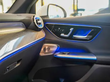 MERCEDES-BENZ GLC 220d 4M AMG Pano Standheizung Burmeste