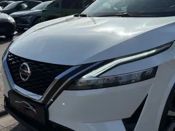 NISSAN Qashqai 1.3DIG-T MHEV Xtronic Premiere Edition
