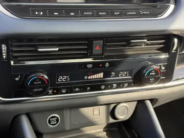 NISSAN Qashqai 1.3DIG-T MHEV Xtronic Premiere Edition