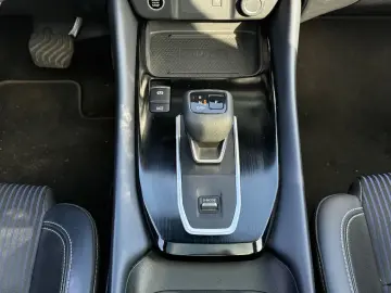 NISSAN Qashqai 1.3DIG-T MHEV Xtronic Premiere Edition