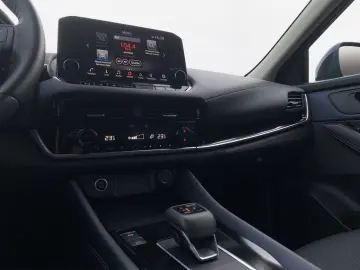 NISSAN Qashqai 1.3 DIG-T Premiere Edition Pano 360