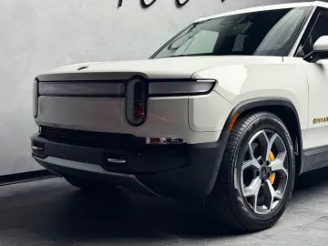 ANDERE Rivian R1T Quad-Motor AWD  Adventure Edition