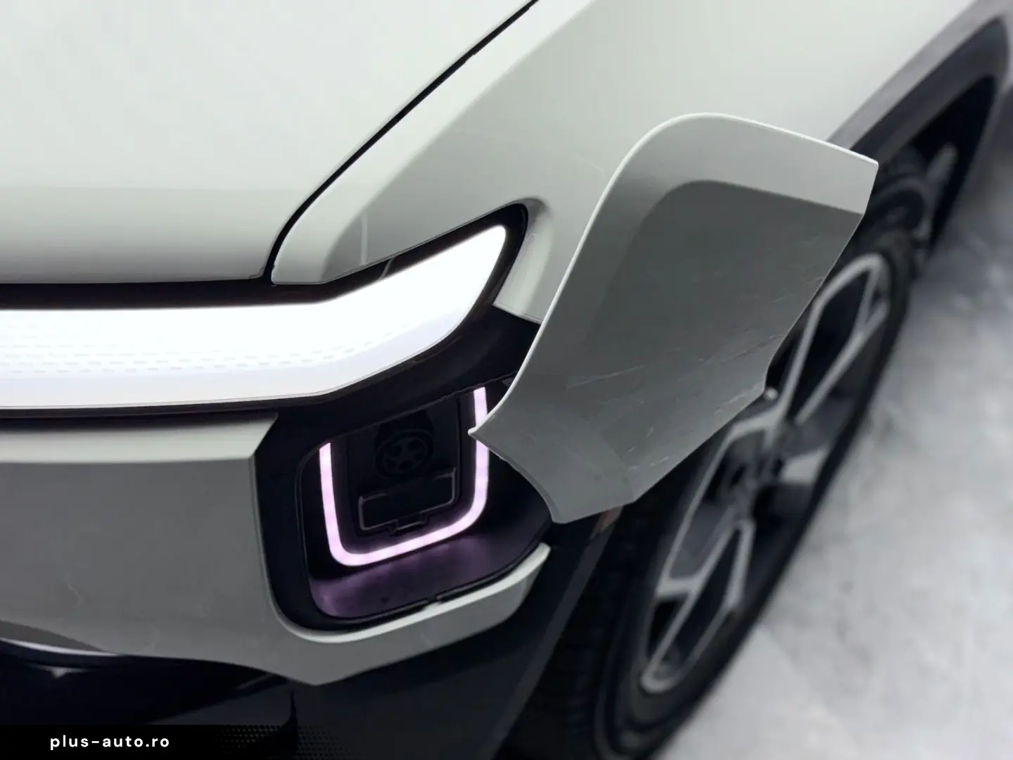 ANDERE Rivian R1T Quad-Motor AWD  Adventure Edition