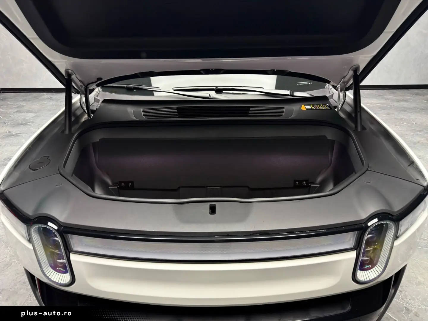 ANDERE Rivian R1T Quad-Motor AWD  Adventure Edition