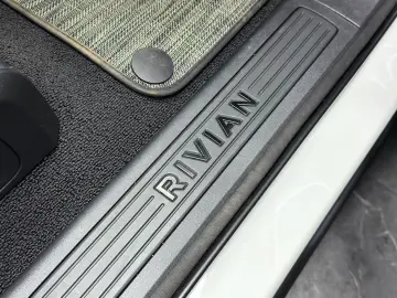 ANDERE Rivian R1T Quad-Motor AWD  Adventure Edition